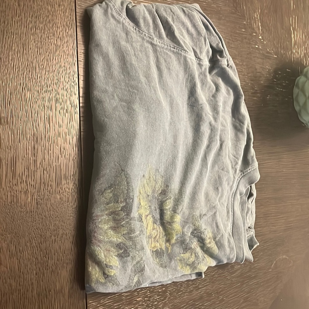 Ling sleeve forever 21 faded graphic tee